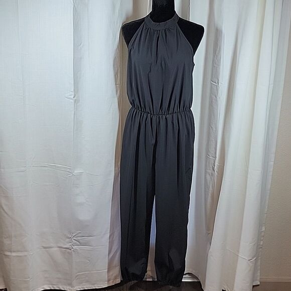 Black Sleeveless Jumpsuit - Picture 8 of 12
